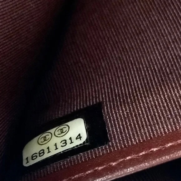 CHANEL Continental Caviar Skin Zipp Wallet - Picture 12 of 12